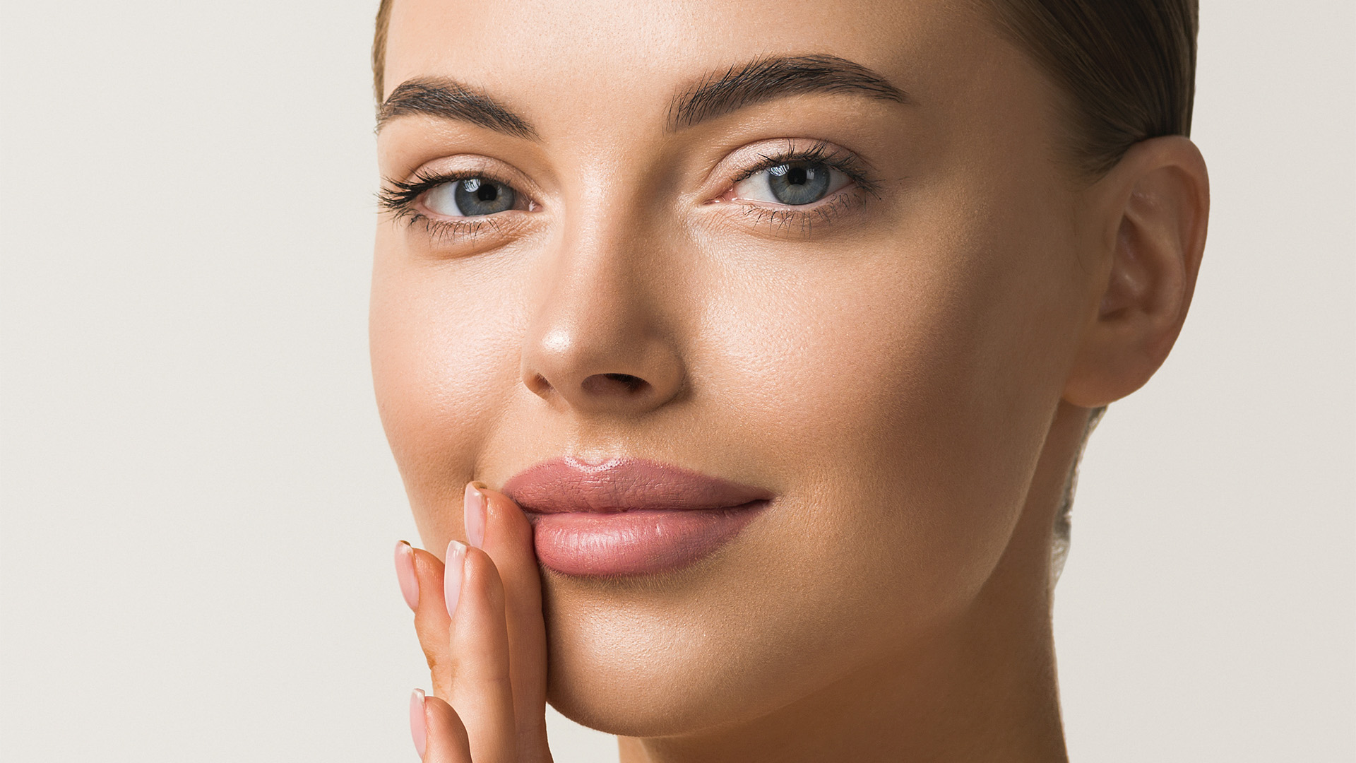 What is Rhinoplasty (Nose Surgery)? Who is it Suitable for?